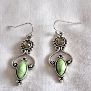 Stylish Silver Vintage‑Style Earrings with Green Stone | Elegant Retro Jewellery