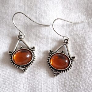Beautiful Vintage‑Style Silver coloured Earrings with Amber Stone | Elegant Retro Jewellery