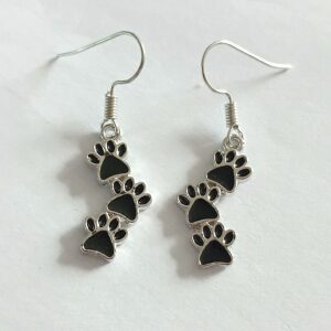 Super sweet pawprint hanging earrings in black and silver